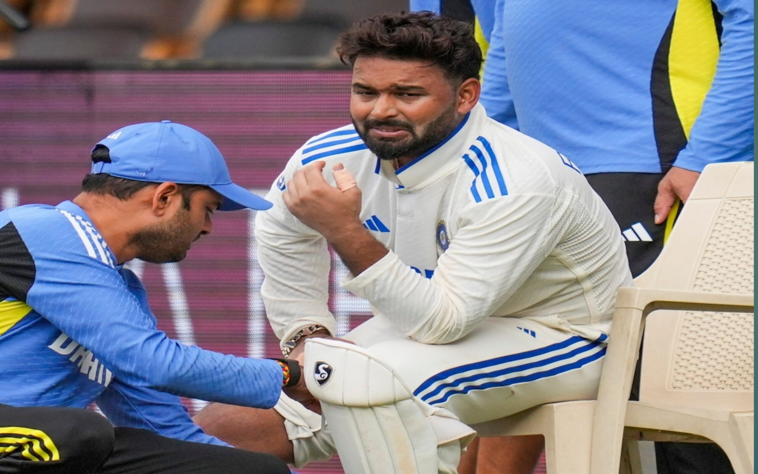 Rishab pants knee was swollen during the bangaluru test